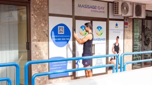 Massage Gay Maspalomas salon in Centre Commercial Prisma near the Yumbo